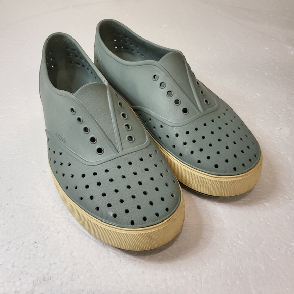 Native Shoes Other - Native waterproof shoes men's size 10